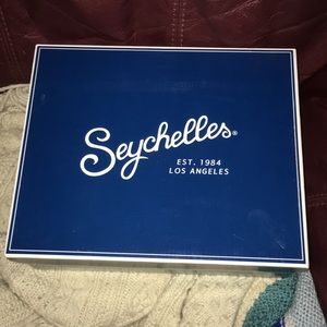 New never worn suede burgundy shoes with heart